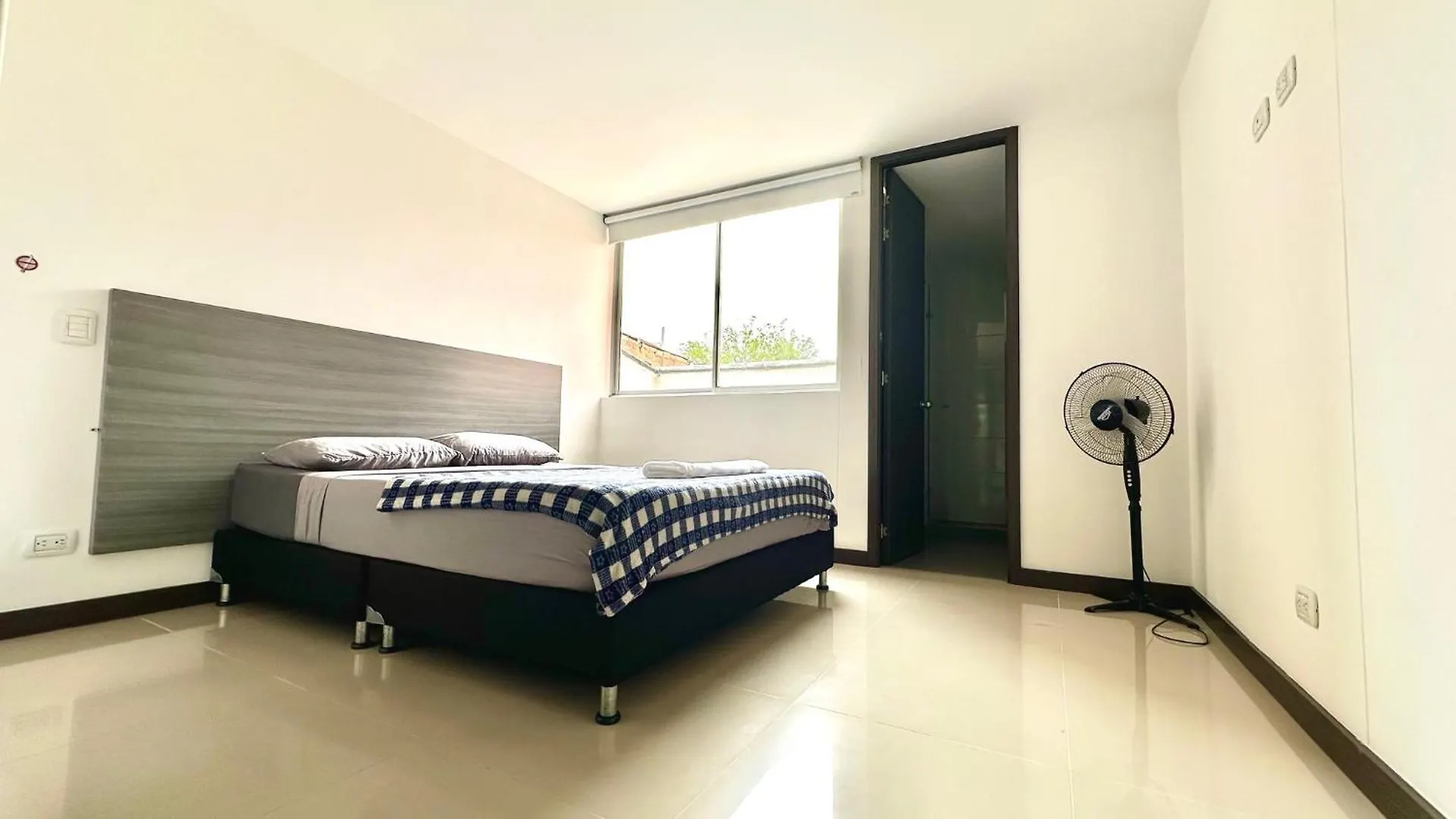 Apartamento Moderno En Conquistadores, Excelente Ubicacion Medellin Aparthotel