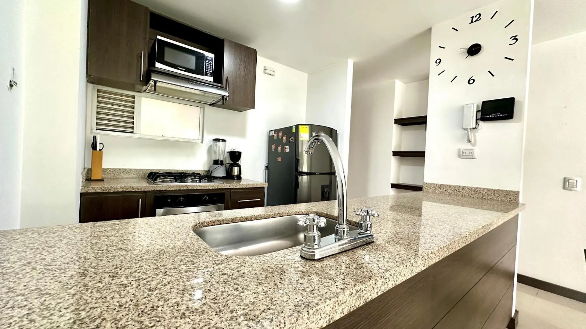Apartamento Moderno En Conquistadores, Excelente Ubicacion Medellin 0*,