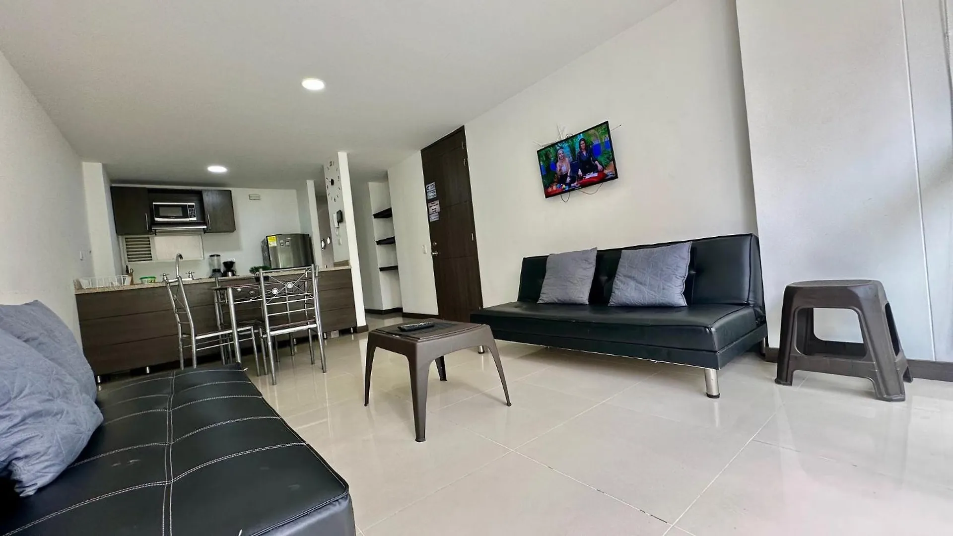 Apartamento Moderno En Conquistadores, Excelente Ubicacion Medellin 0*,