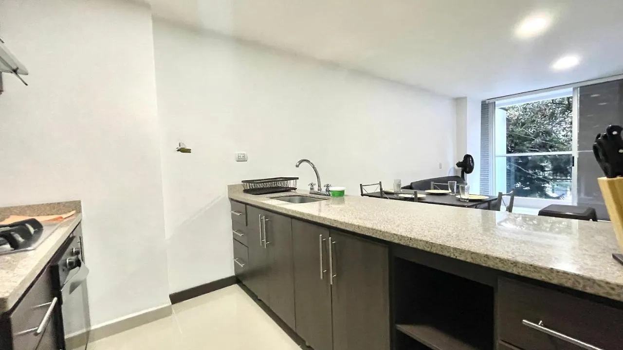 Aparthotel Apartamento Moderno En Conquistadores, Excelente Ubicacion Medellin