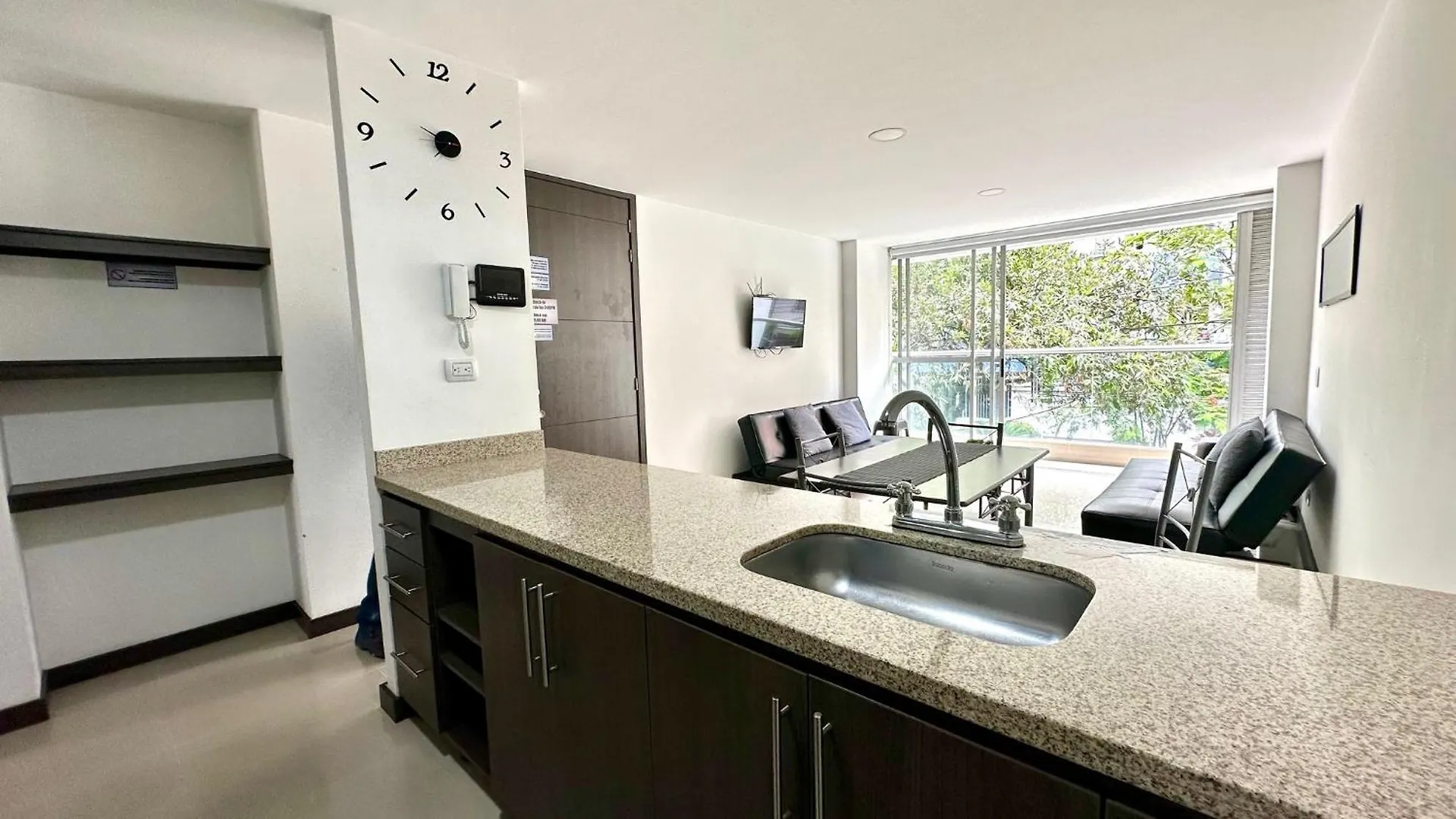 Apartamento Moderno En Conquistadores, Excelente Ubicacion Medellin