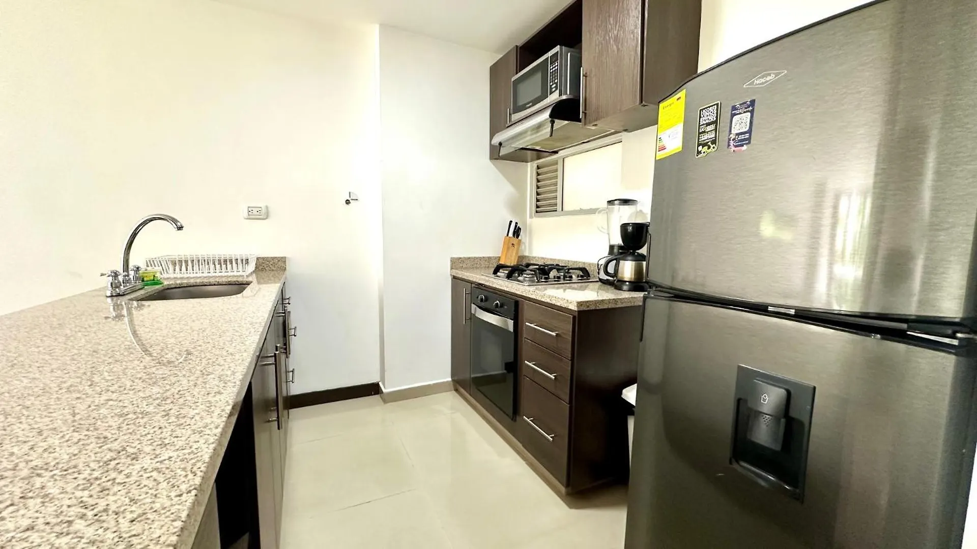 Aparthotel Apartamento Moderno En Conquistadores, Excelente Ubicacion Medellin